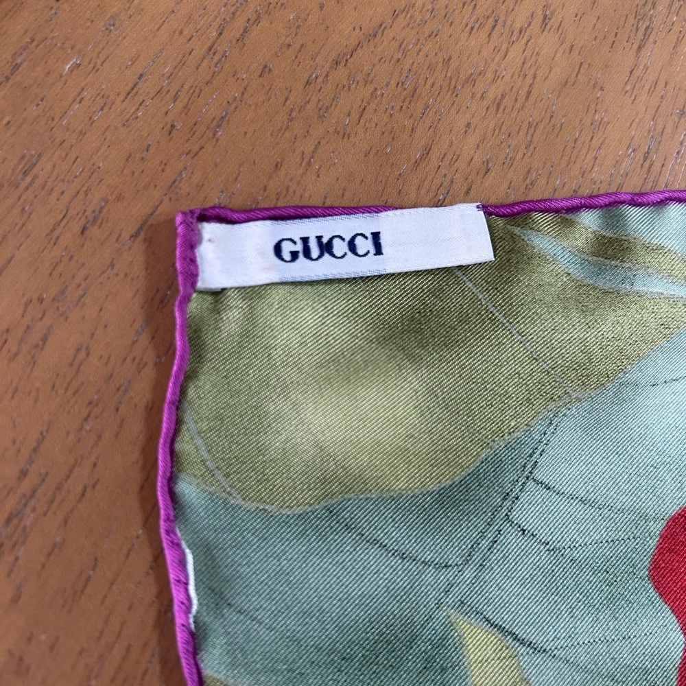 Tropical Toucan Print Gucci scarf 33x33 - Picture 7 of 7